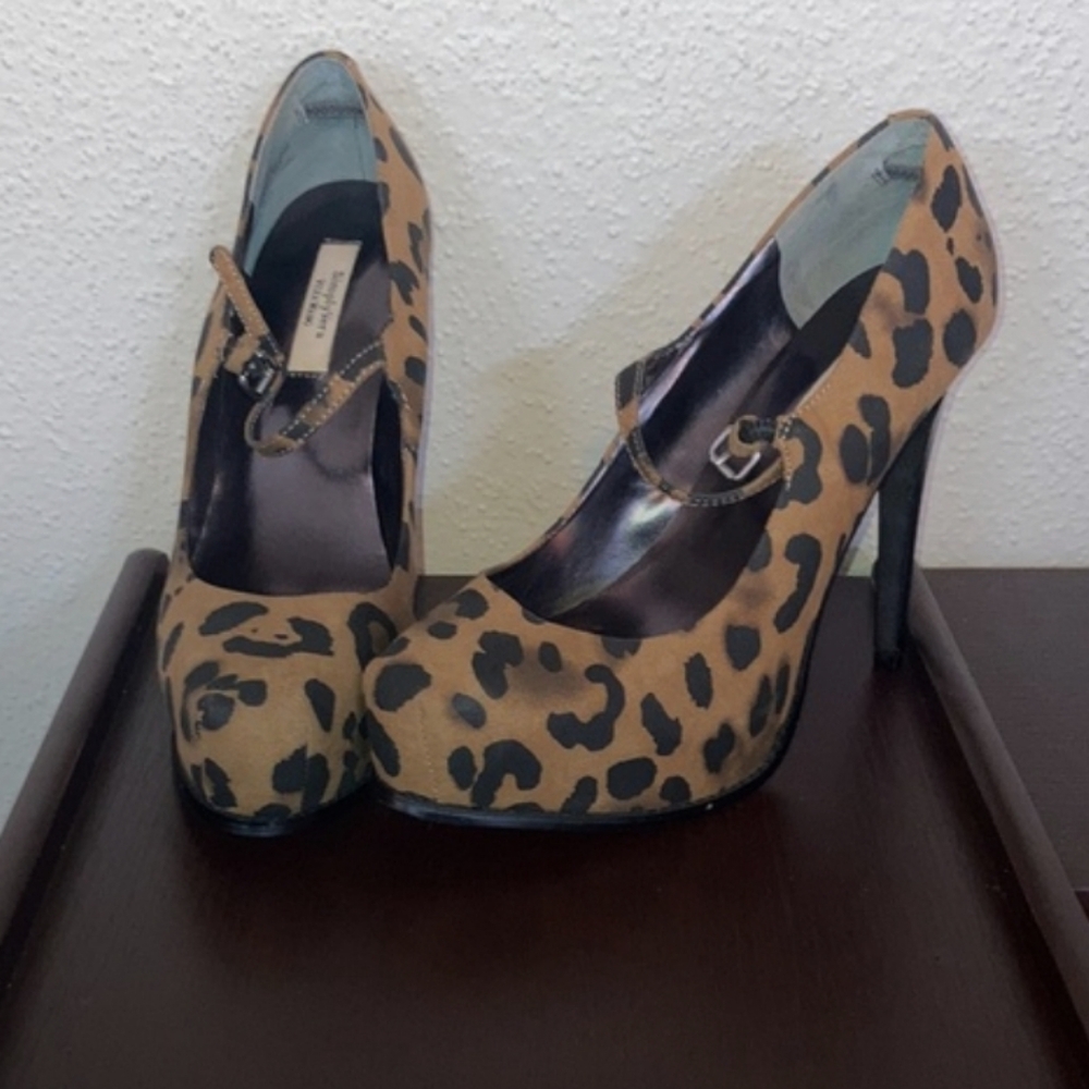 Simply Vera By Vera Wang Leopard Print Heels 7.5 - Picture 2 of 4